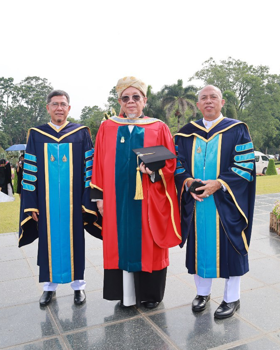 คณะวิทยาการอิสลามร่วมแสดงความยินดีกับจุฬาราชมนตรี ในโอกาสเข้ารับพระราชทานปริญญาปรัชญาดุษฎีบัณฑิตกิตติมศักดิ์ ในพิธีพระราชทานปริญญาบัตรแก่บัณฑิตผู้สำเร็จการศึกษา ประจำปีการศึกษา 2565-2566 มหาวิทยาลัยสงขลานครินทร์